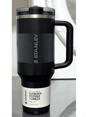 STANLEY QUENCHER PROTOUR FLIP STRAW TUMBLER, 40OZ- BLACK FADE